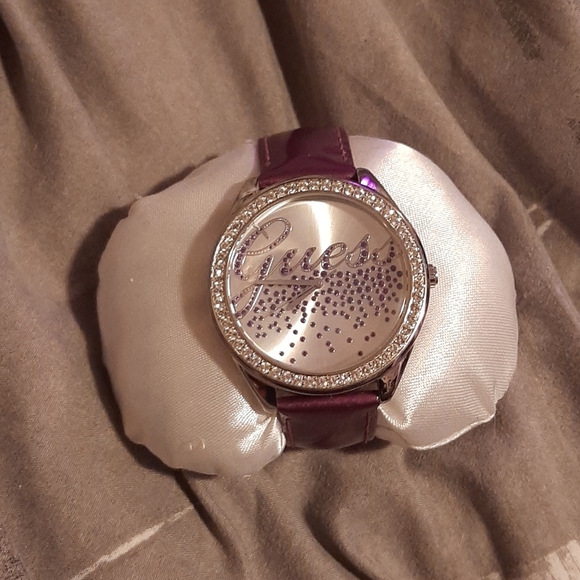 GUESS watch - Picture 3 of 6